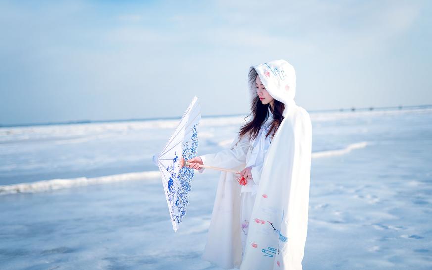 一个滑雪手游有四季